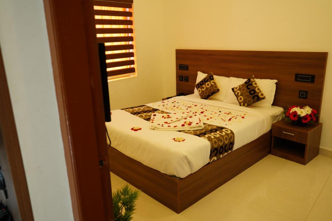 Hotel The Patio Thekkady Extérieur photo
